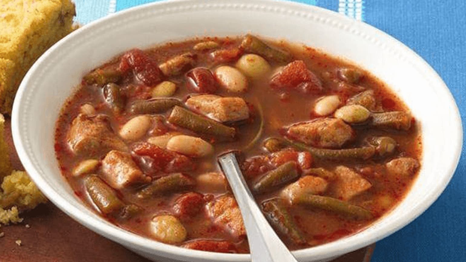 Würzige Hühnersuppe mit Dreierlei Bohnen